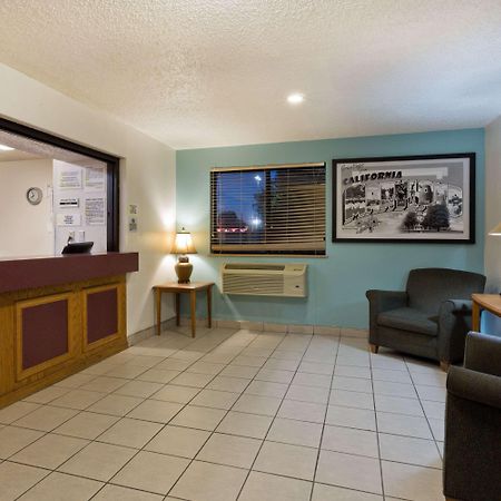 Super 8 By Wyndham Lexington Park/California Area Ξενοδοχείο Εξωτερικό φωτογραφία