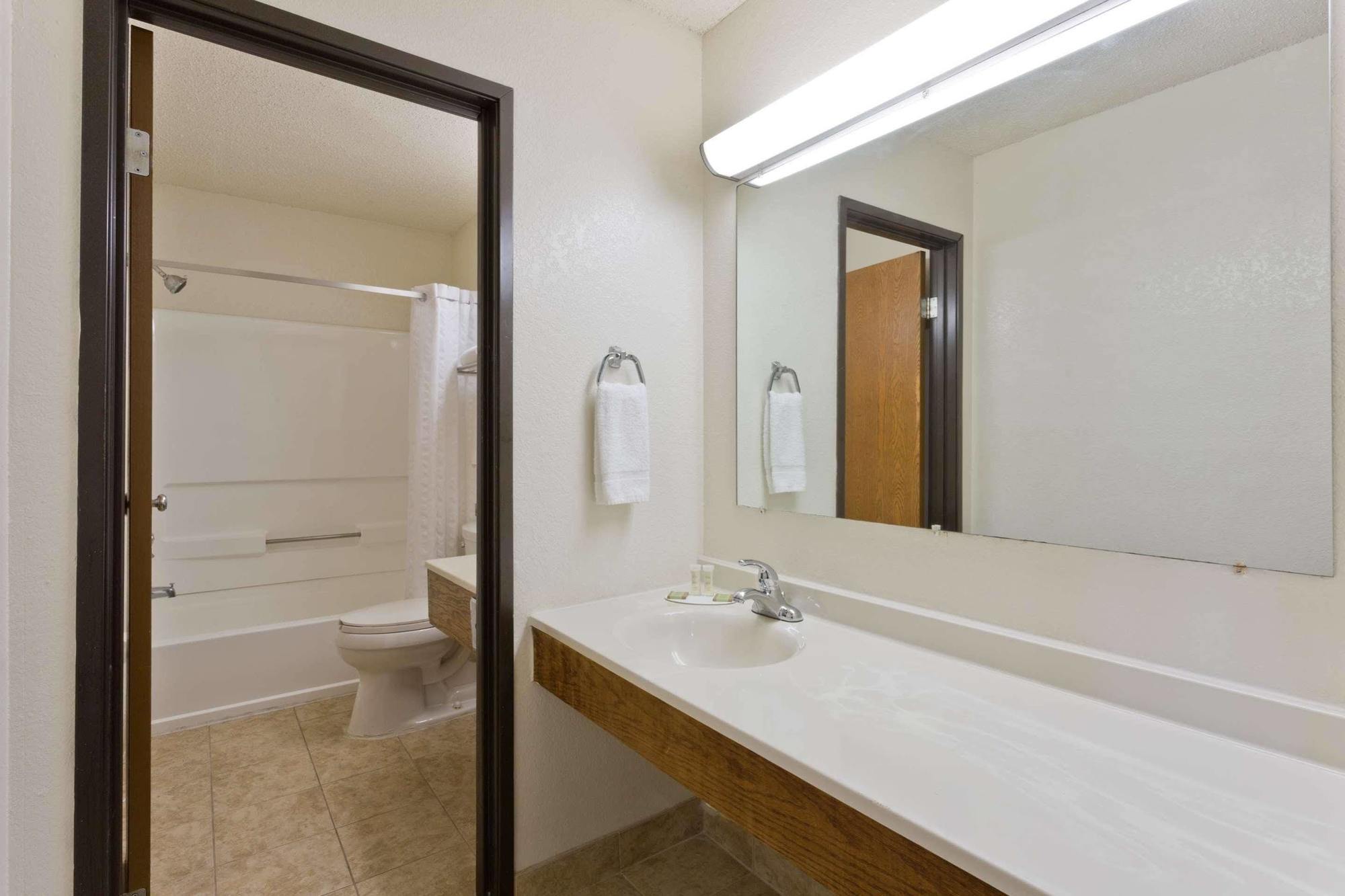 Super 8 By Wyndham Lexington Park/California Area Ξενοδοχείο Εξωτερικό φωτογραφία